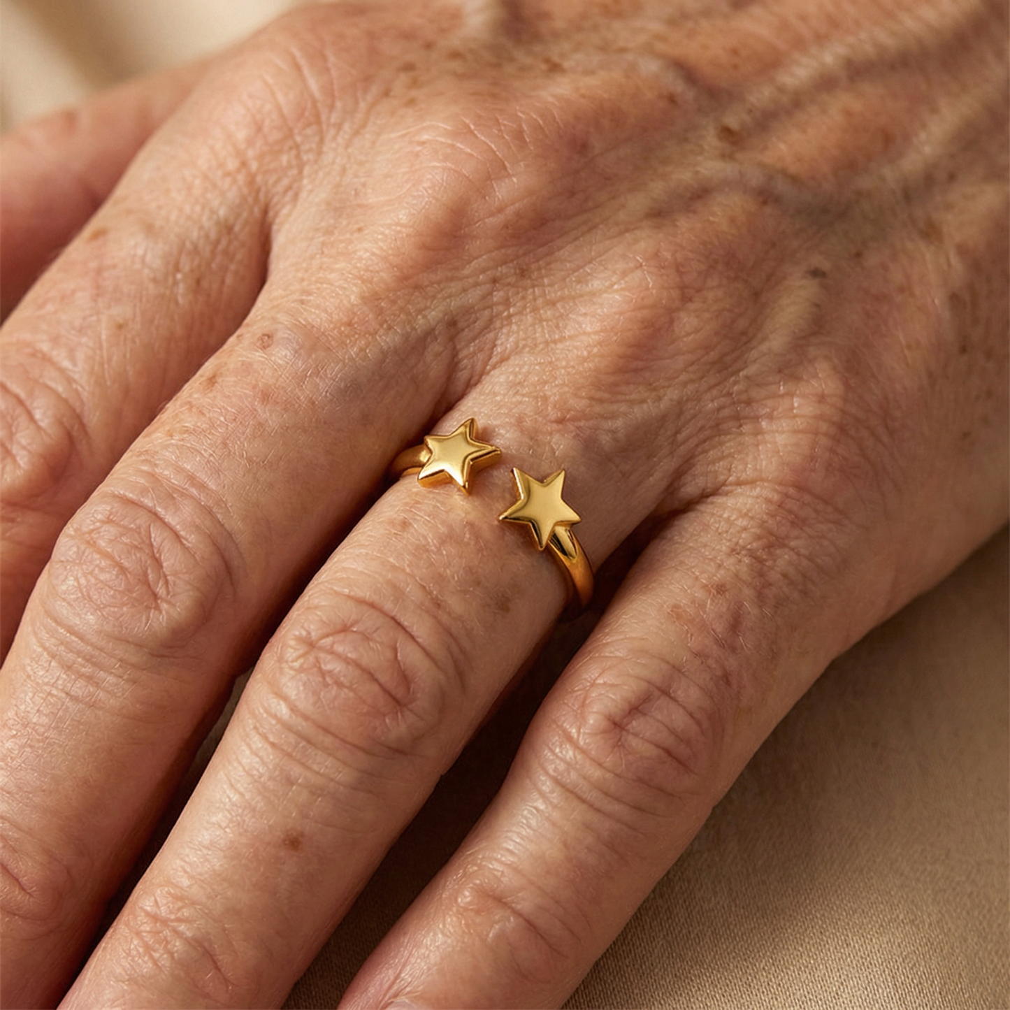 Iben Star Ring