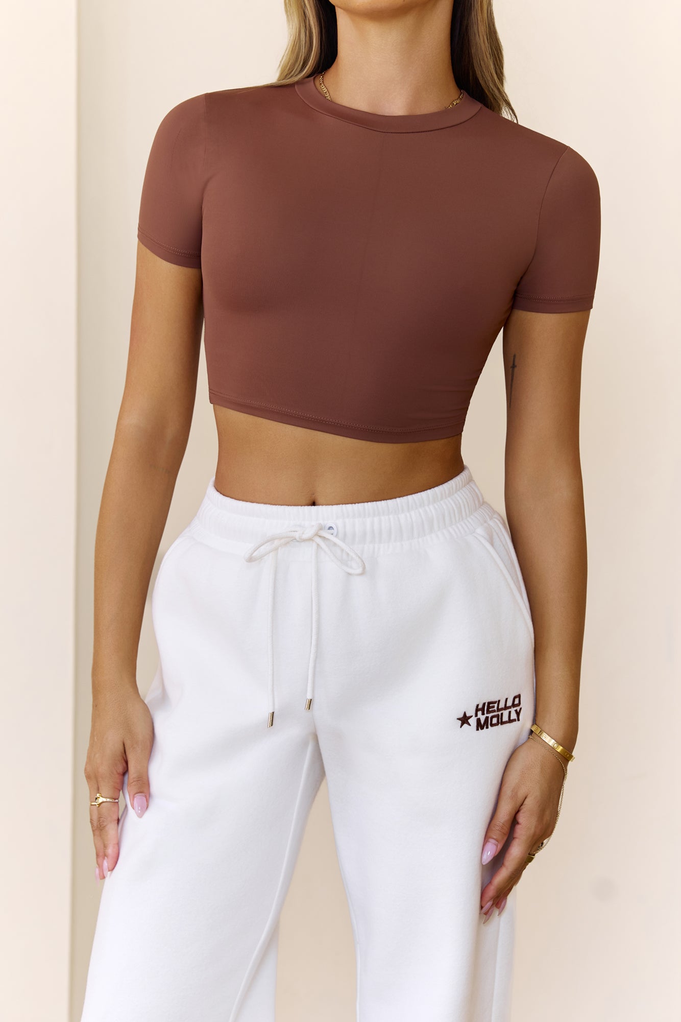 BASE Contour The Baby Tee Crop Top Chocolate
