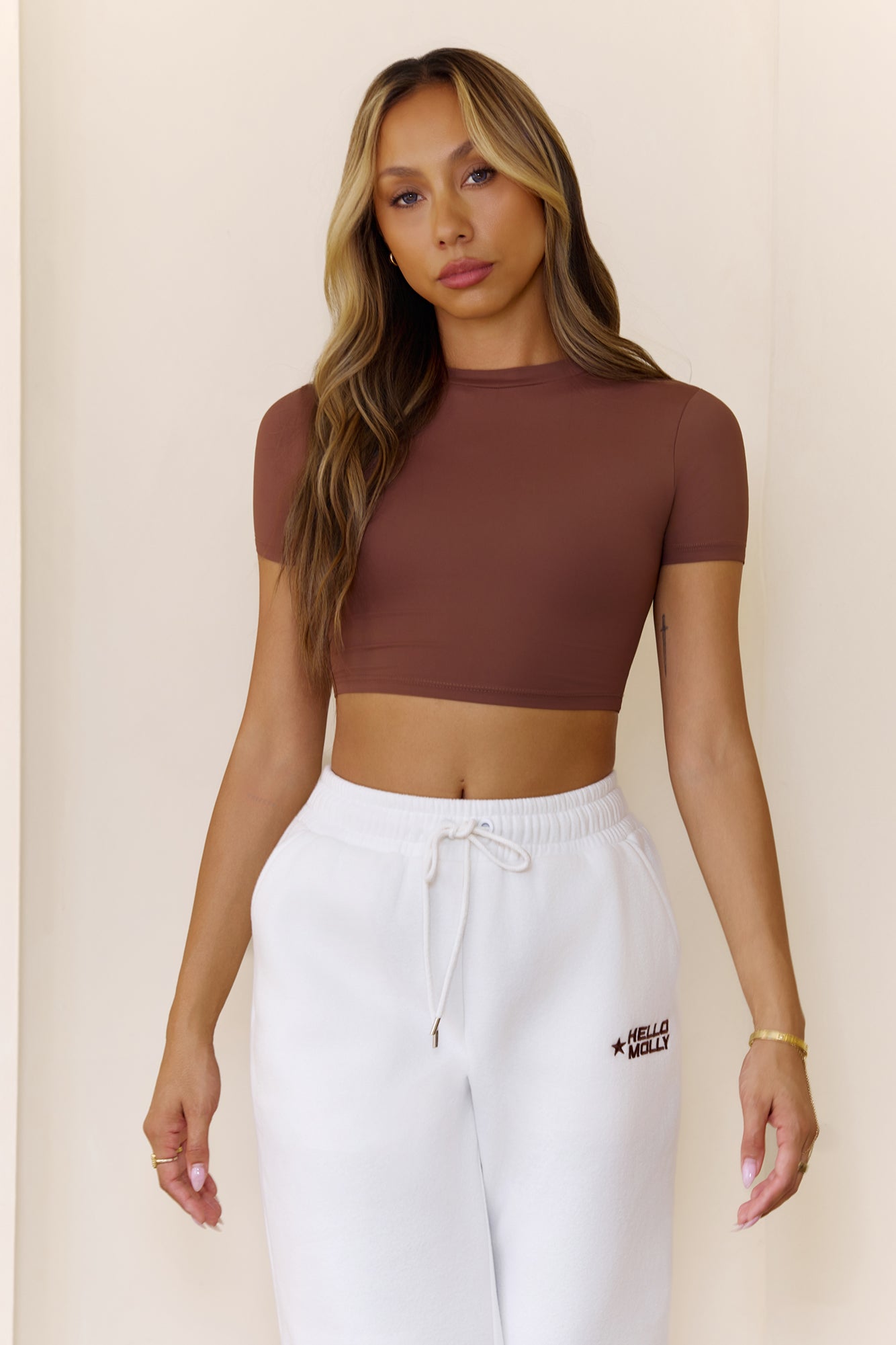 BASE Contour The Baby Tee Crop Top Chocolate